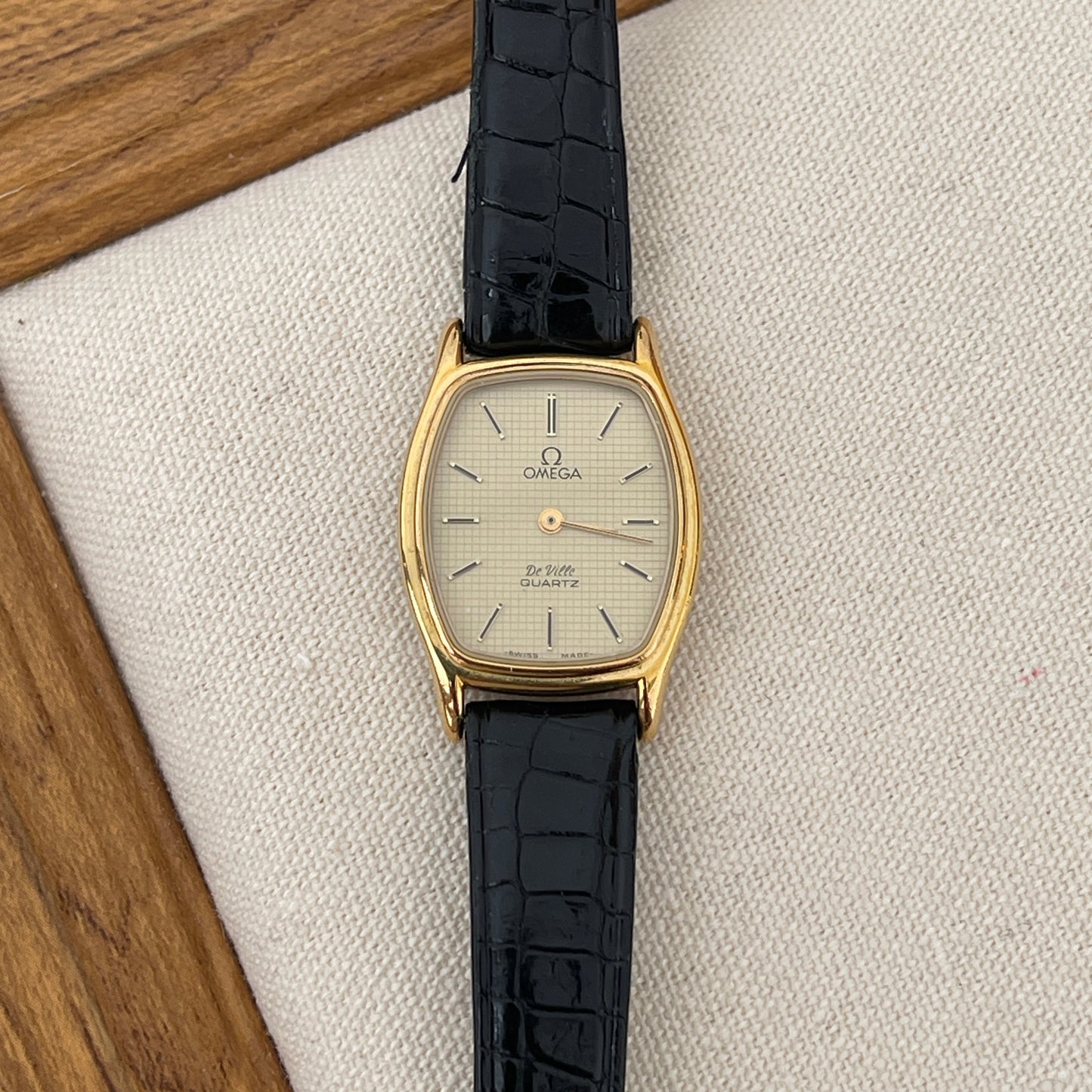 Omega De Villle Quartz Oval Watch