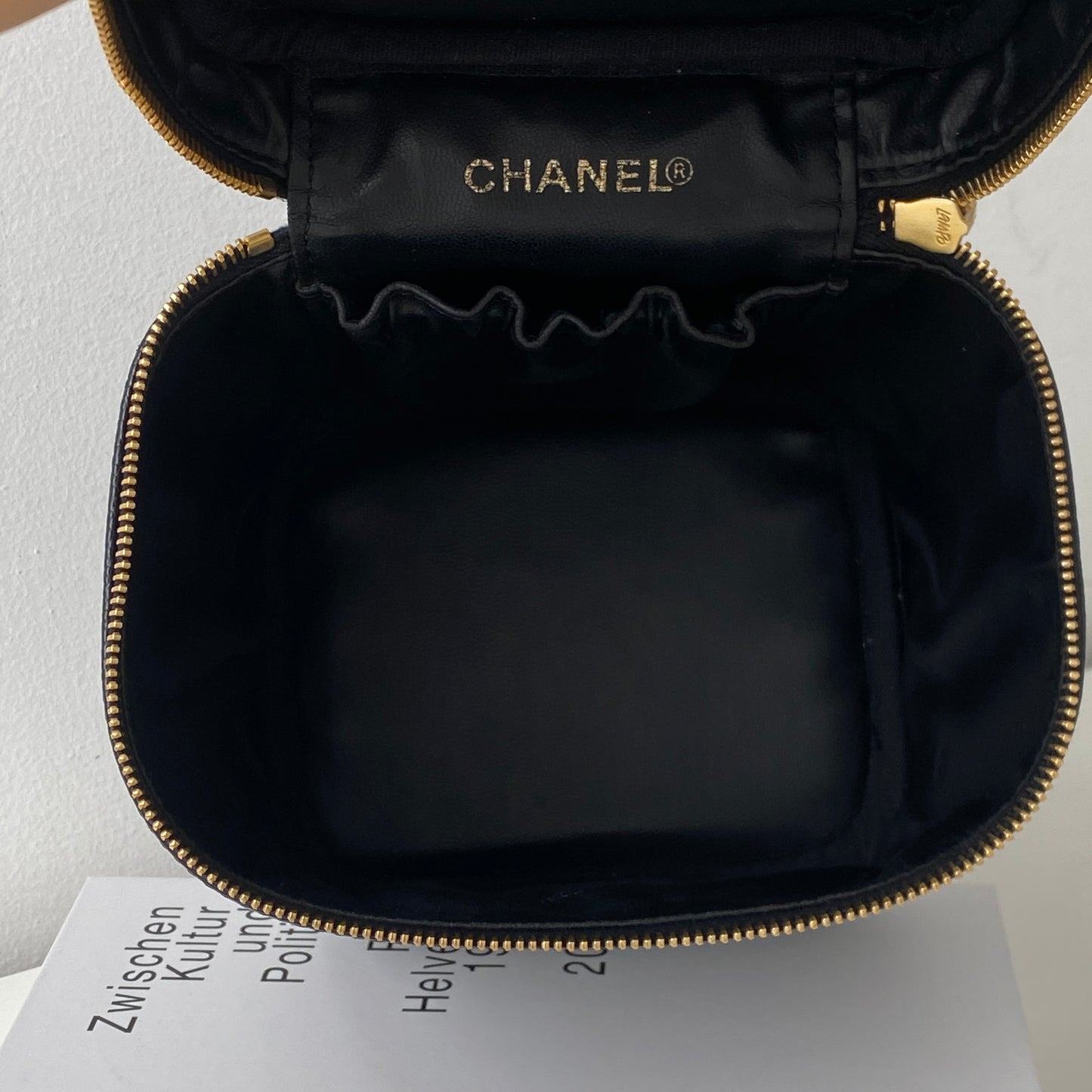 Chanel Vanity Caviar GHW