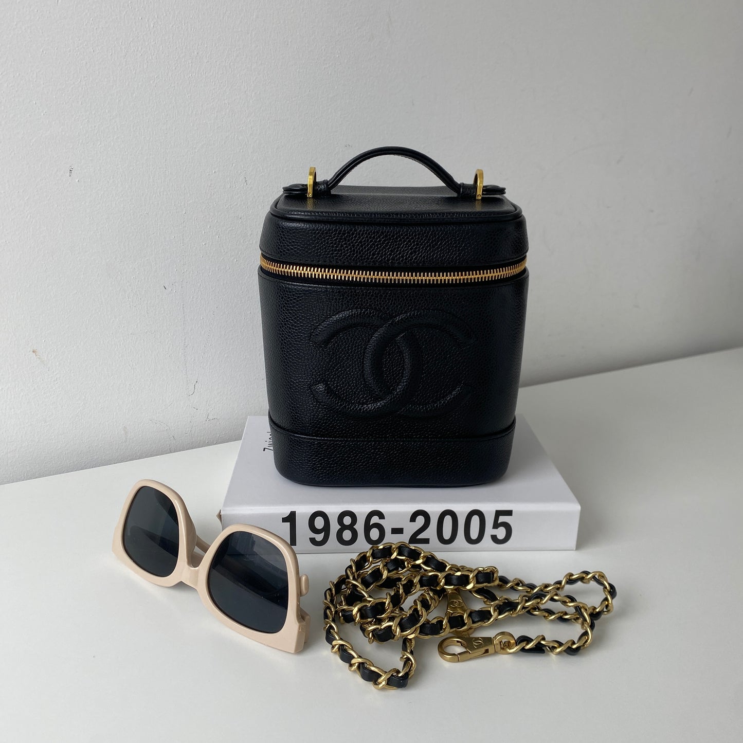 Chanel Vanity Caviar GHW