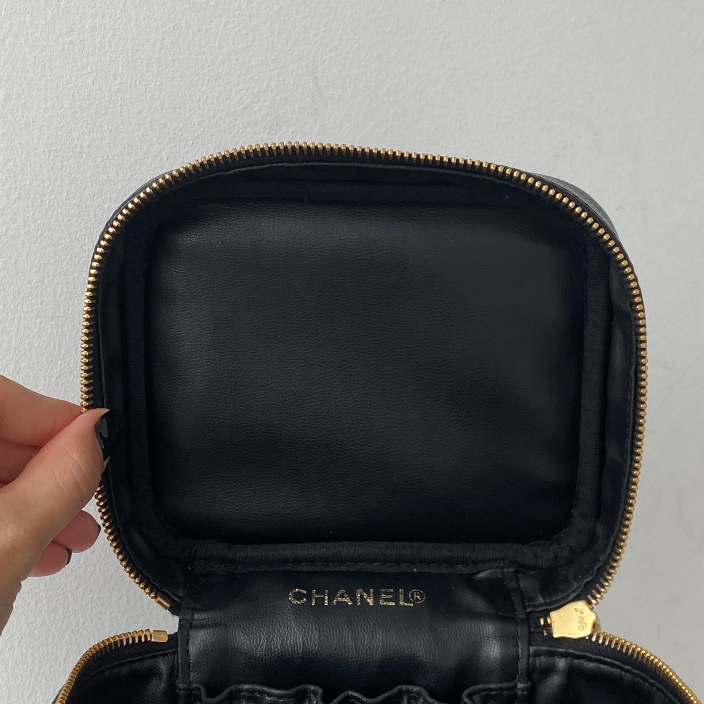 Chanel Vanity Caviar GHW