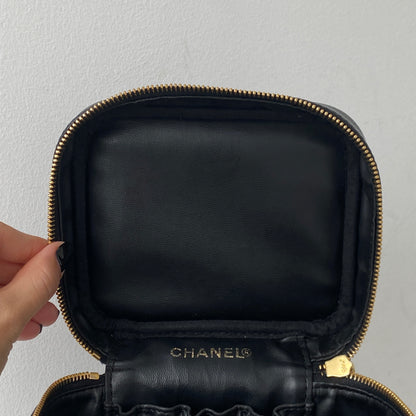 Chanel Vanity Caviar GHW