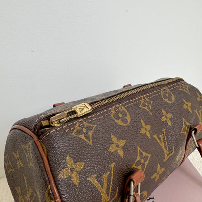 Louis Vuitton Papillon 22