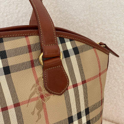 Burberry Check Tote in Beige