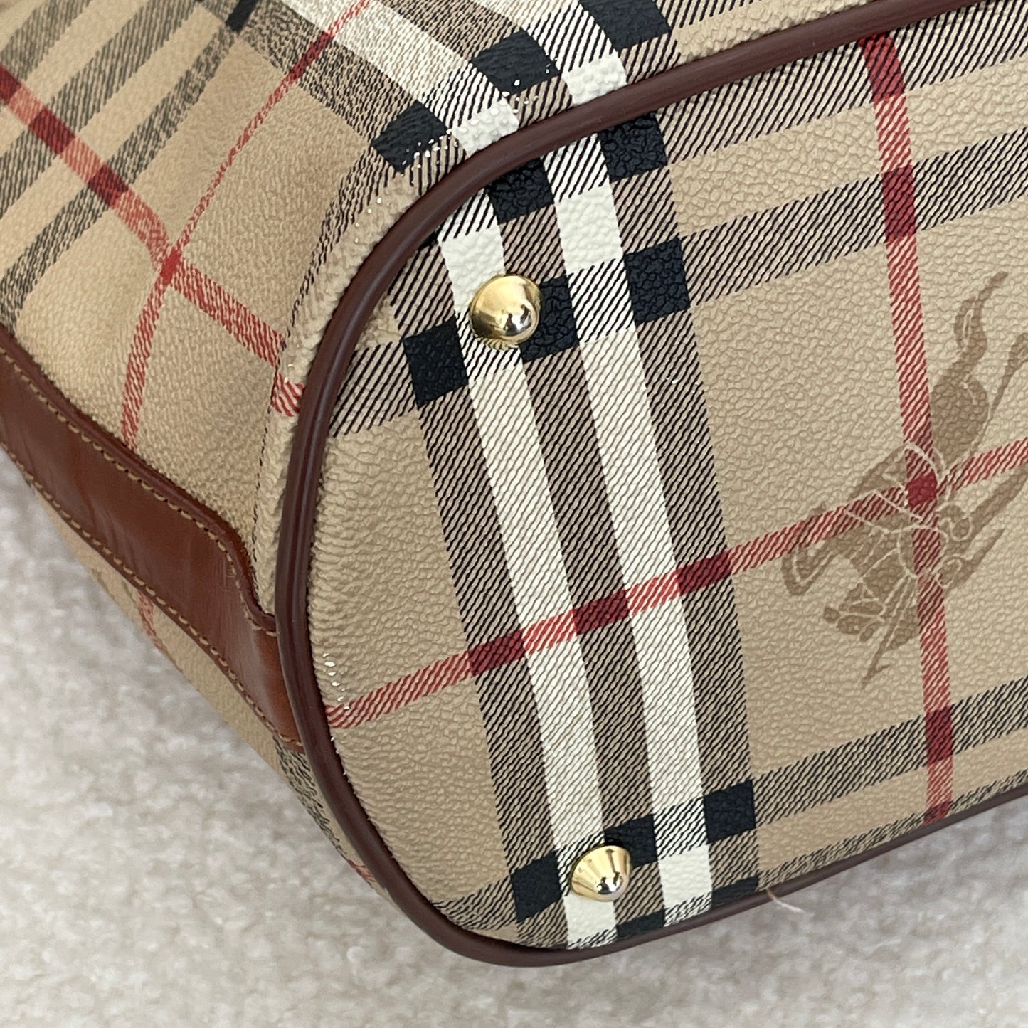 Burberry Check Tote in Beige