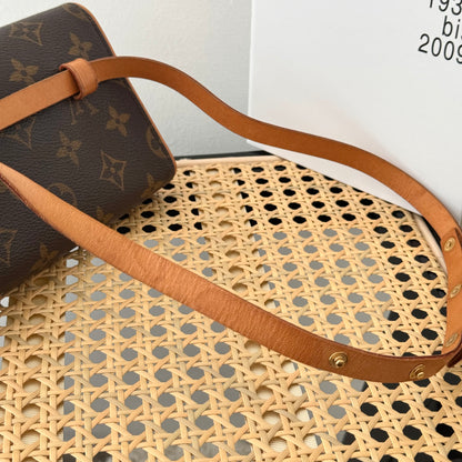 Louis Vuitton Florentine Belt Bag