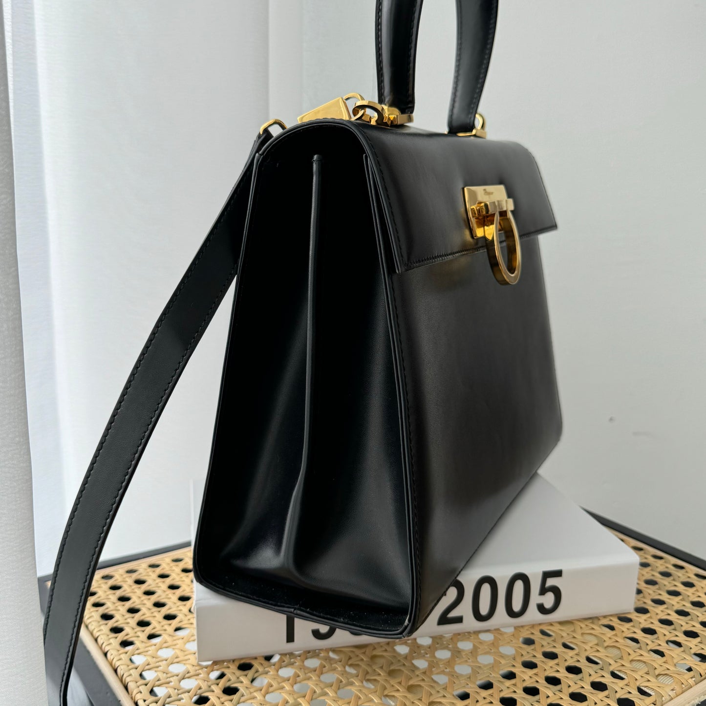 Ferragamo kelly outlet bag