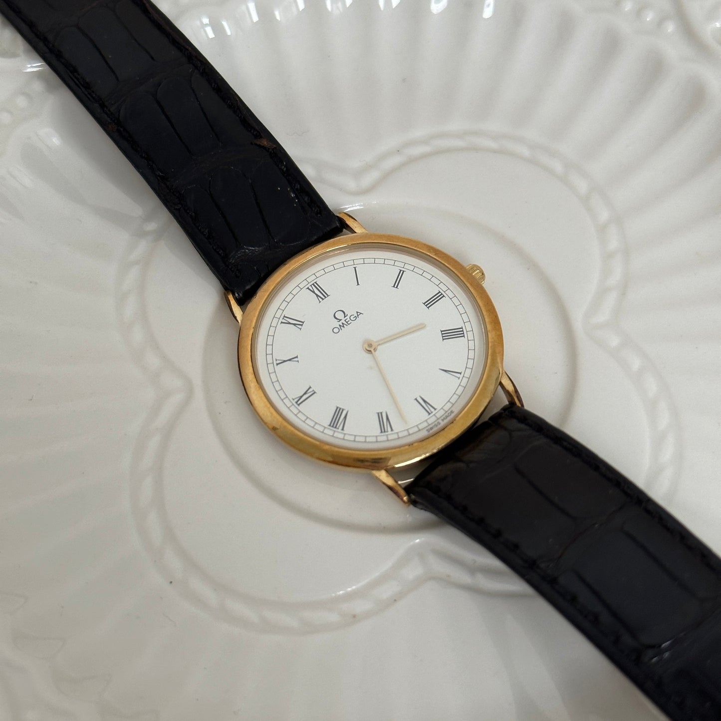 Omega Round Men Quartz Watch