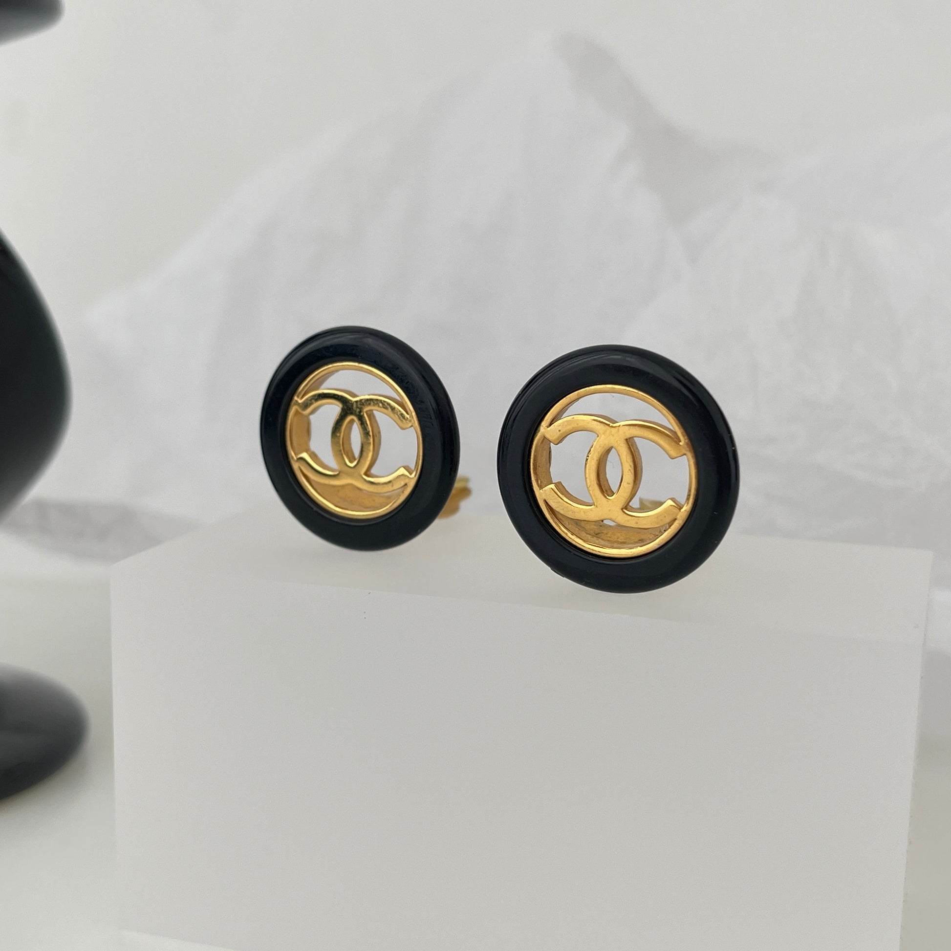 Chanel Vintage CC Earrings - Leluxe Vintage Sdn. Bhd.