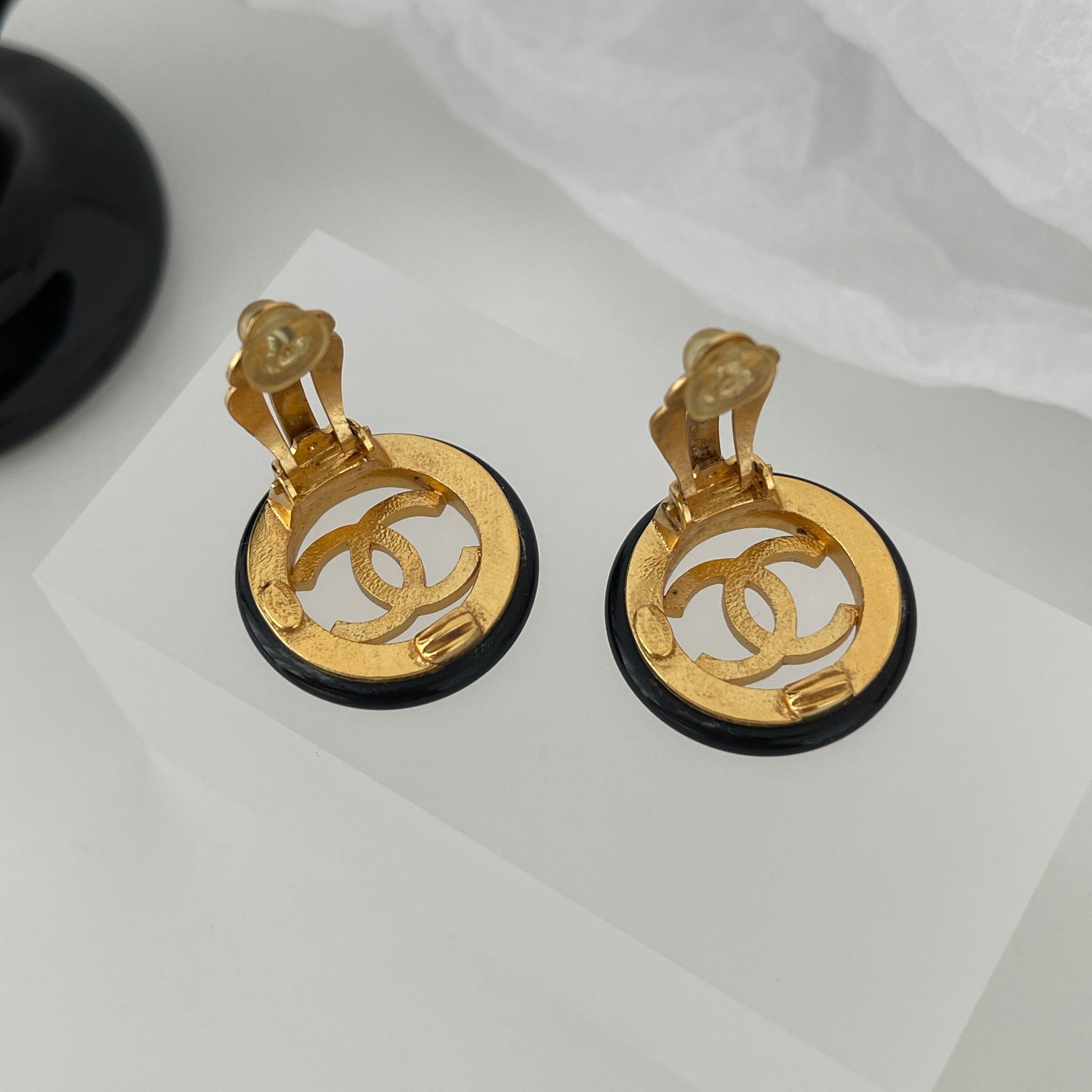 Chanel Vintage CC Earrings - Leluxe Vintage Sdn. Bhd.