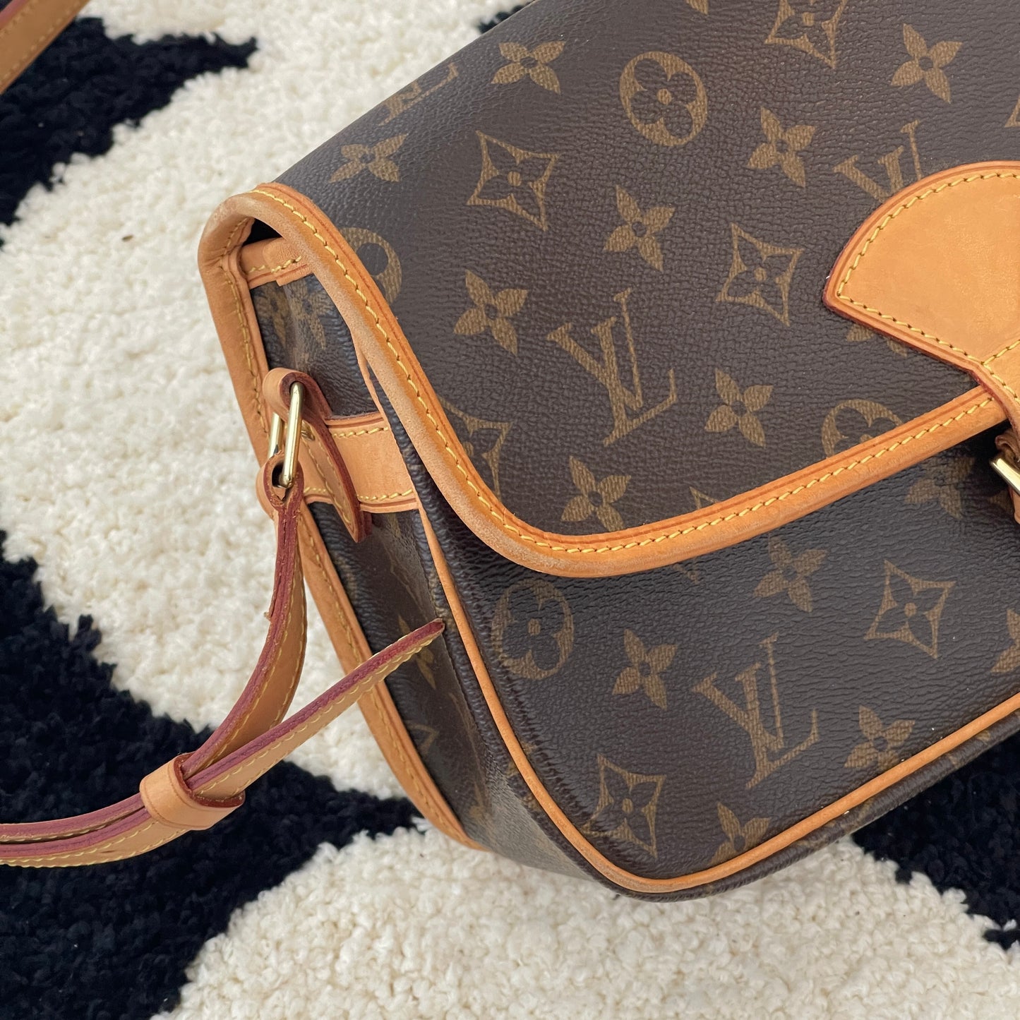 Louis Vuitton Sologne