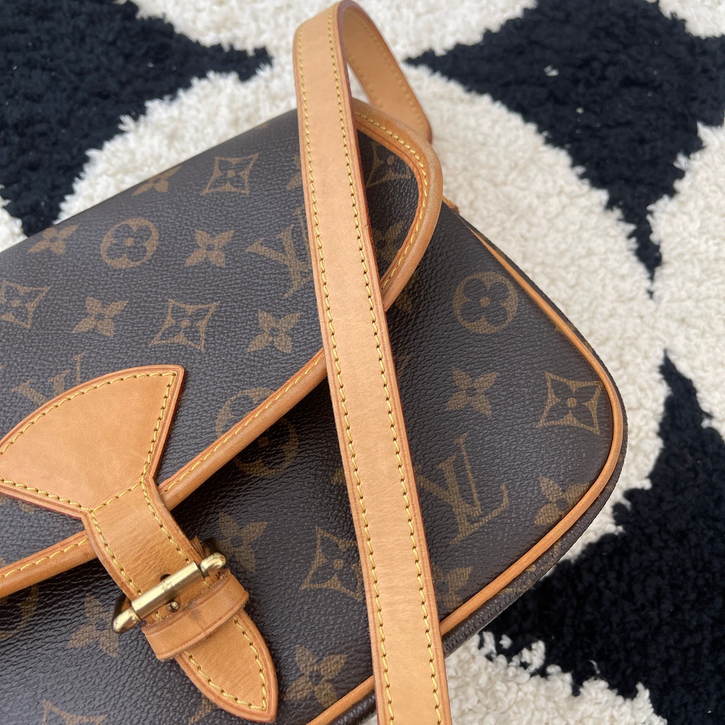 Louis Vuitton Sologne