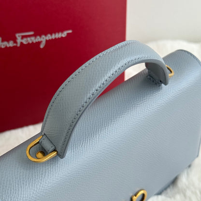 Ferragamo Handcarry bag