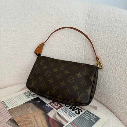 Louis Vuitton Pochette Accessoires