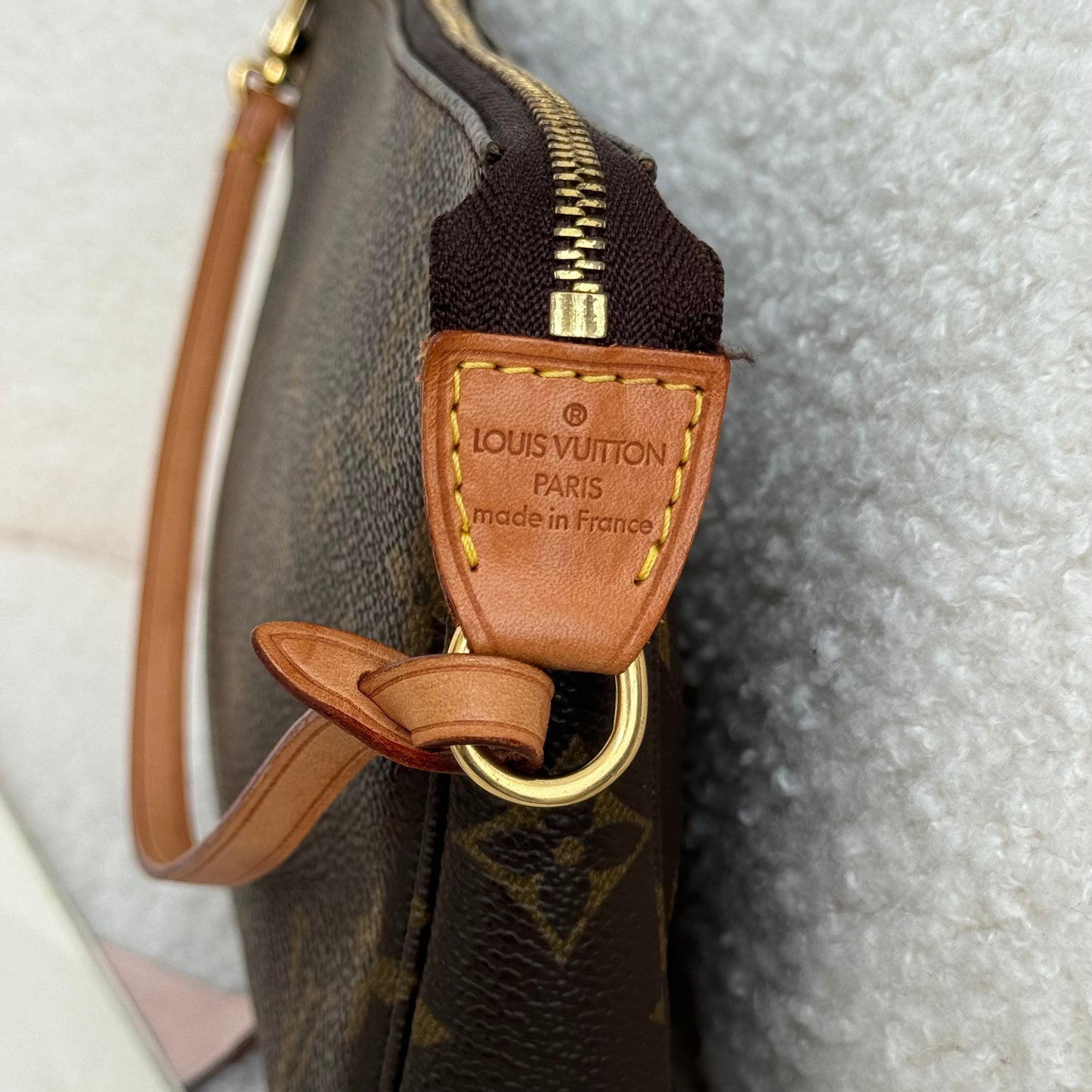 Louis Vuitton Pochette Accessoires