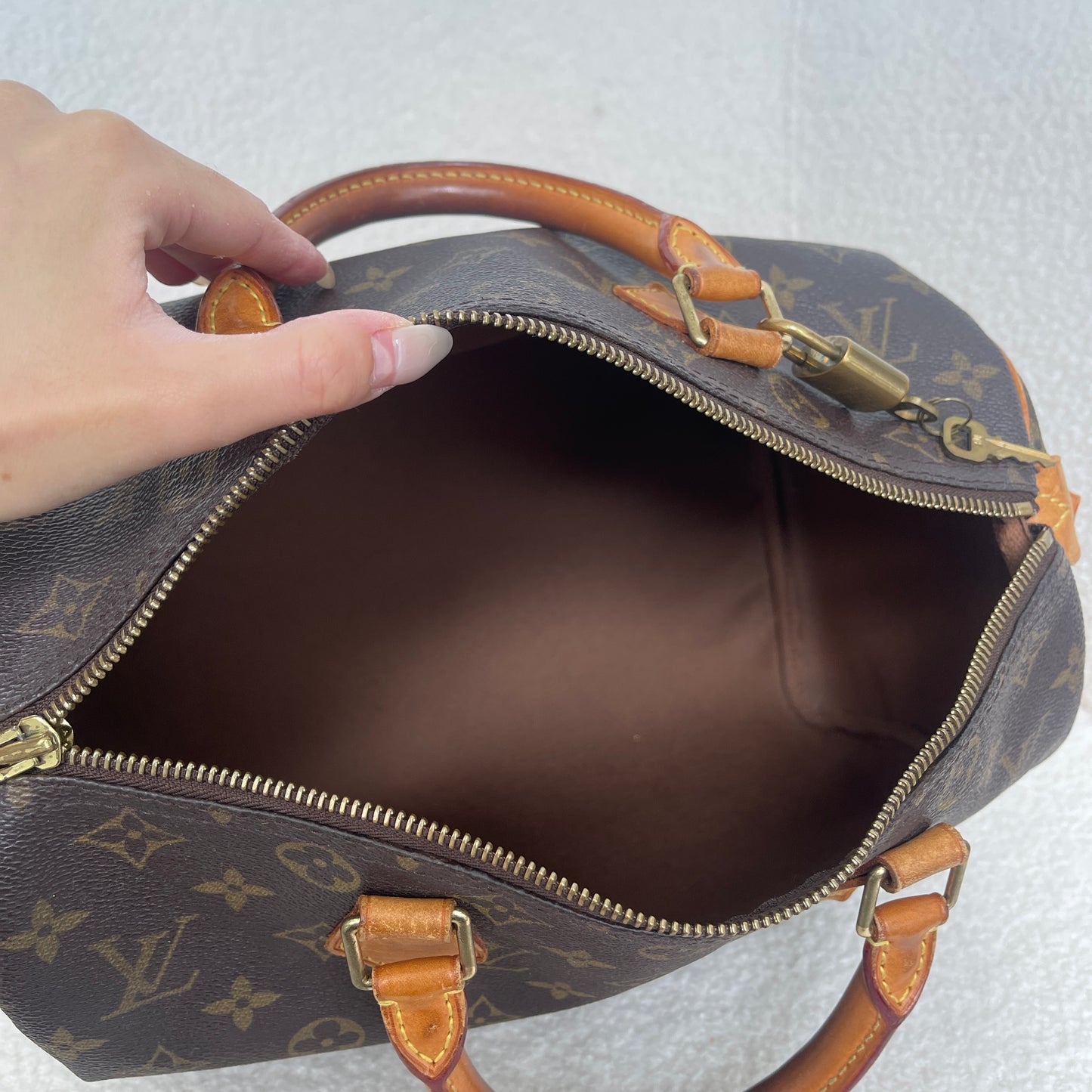 Louis Vuitton Speedy 30