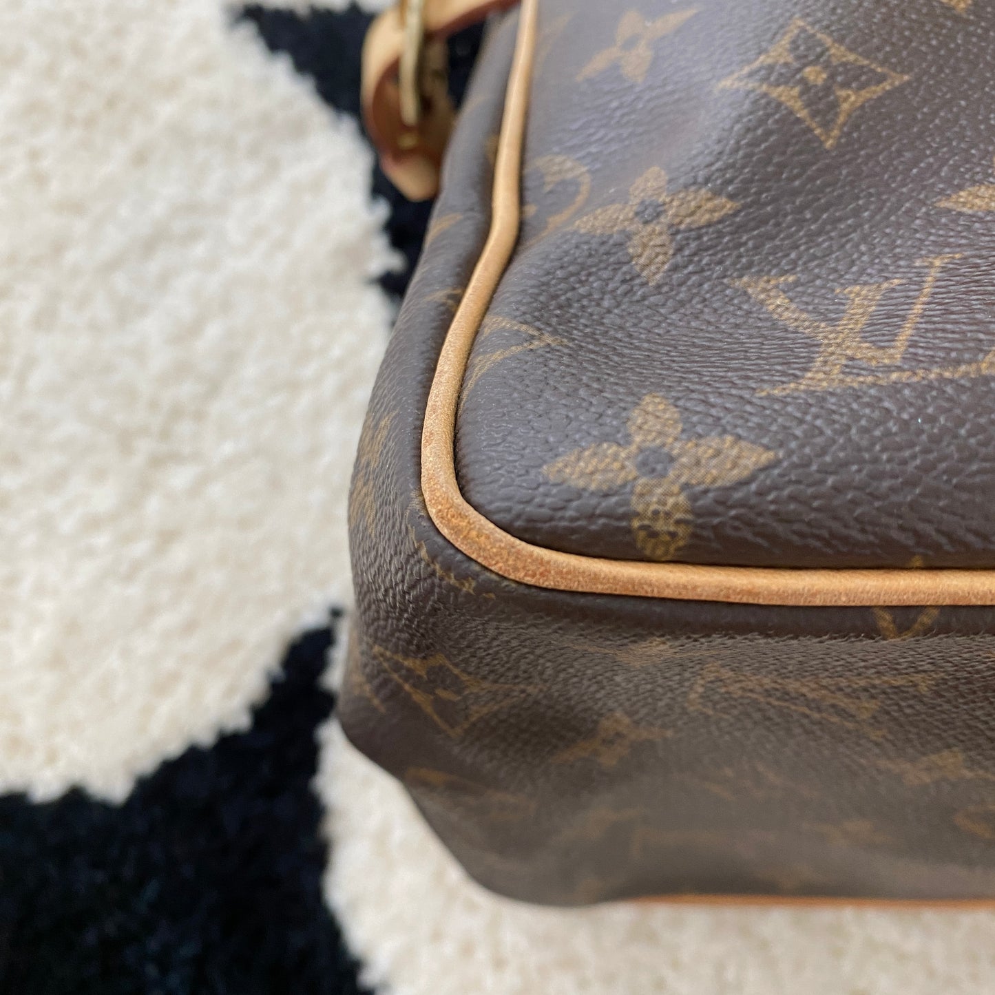 Louis Vuitton Monogram Batignolles