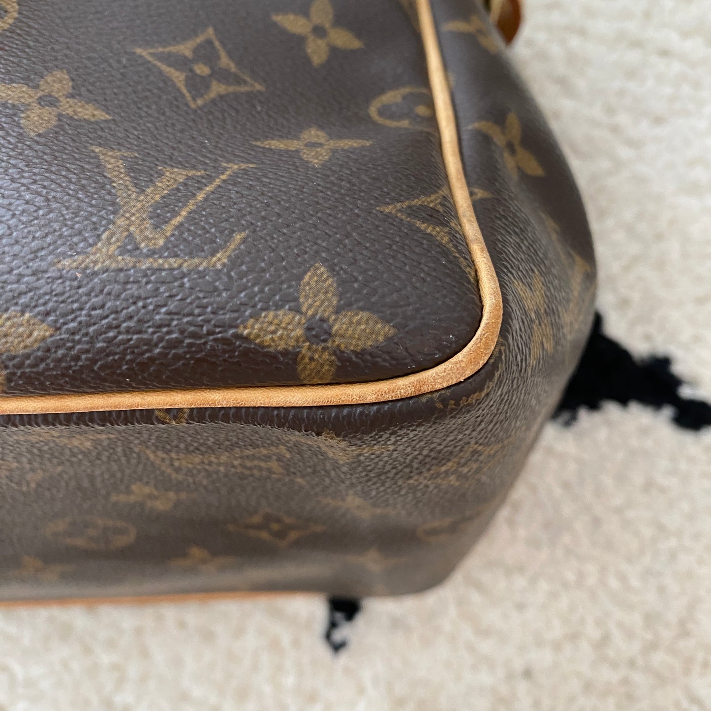 Louis Vuitton Monogram Batignolles